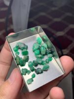 The Glow of the Mountains: 39.09 ct Swat Emerald Rough Lot - Image 4