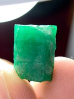 Untamed Elegance: 13.45ct Swat Emerald Crystal with Vivid Natural Color - Image 2
