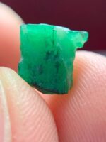 3.11ct Swat Emerald Crystal – Rich Green in a Bold Natural Form (5.63 x 8.41 x 7.80mm) - Image 2