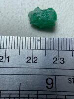 Sleek and Stunning: A 4.00 ct Emerald Crystal from Swat, Pakistan - Image 2