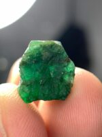 Rare 9.580 ct Emerald Crystal from Swat – Natural Beauty in Every Facet - Image 3