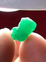 Sleek and Stunning: A 4.00 ct Emerald Crystal from Swat, Pakistan - Image 4