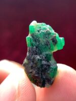 17.20 Carat Emerald Crystal from Swat, Pakistan – Natural Untreated Green Beryl Specimen - Image 4