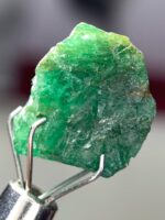 Rare 9.580 ct Emerald Crystal from Swat – Natural Beauty in Every Facet - Image 6