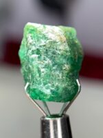 Rare 9.580 ct Emerald Crystal from Swat – Natural Beauty in Every Facet - Image 9