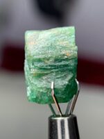 Rare 9.580 ct Emerald Crystal from Swat – Natural Beauty in Every Facet - Image 10