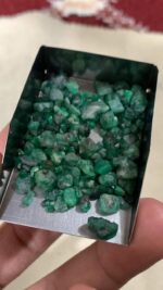 Distinctive 55.55ct Swat Emerald Rough Lot - Image 2