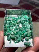 Distinctive 55.55ct Swat Emerald Rough Lot - Image 6