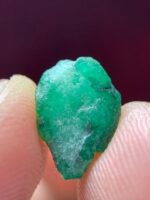 Swat Emerald Crystal – 3.40 ct Raw Gemstone, Pakistan - Image 9