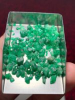Long Lines, Raw Beauty: A 40.00ct Swat Emerald Rough Lot for Precision & Style - Image 3
