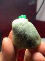 82.29ct Swat Emerald Specimen – Flat-Form Crystal with Vivid Color - Image 4