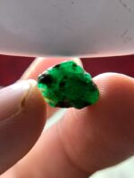 6.15 Carat Natural Emerald Crystal from Swat, Pakistan – Untreated Green Beryl Gem - Image 4