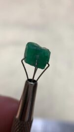 The Allure of a Swat Valley Emerald: 4.47 ct of Mesmerizing Green - Image 2