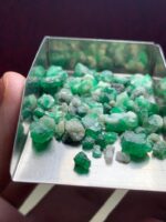 Swat Emerald Rough Lot: 44.71 ct Natural Green Crystals - Image 3