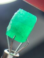 4.64ct Swat Emerald Gemstone: Rich Green Crystal - Image 5