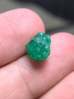4.64ct Swat Emerald Gemstone: Rich Green Crystal - Image 9
