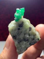 85.10ct Swat Emerald Specimen – A Fine Natural Crystal with Striking Color - Image 5