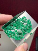 Rough Lot Spotlight: 33.67 ct Swat Emerald Crystal Parcel - Image 2