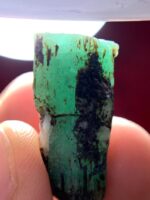 Monumental Green: 38.50 Carat Emerald Crystal from Laghman, Afghanistan - Image 3