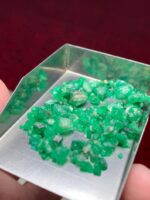 Rough Lot Spotlight: 33.67 ct Swat Emerald Crystal Parcel - Image 4
