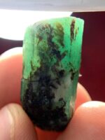 Monumental Green: 38.50 Carat Emerald Crystal from Laghman, Afghanistan - Image 9