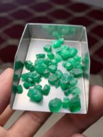 34.17 Carat Swat Emerald Rough Lot – Dimensions 6.53 × 7.00 × 5.68 mm - Image 14