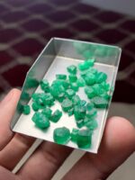 34.17 Carat Swat Emerald Rough Lot – Dimensions 6.53 × 7.00 × 5.68 mm - Image 17
