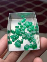 34.17 Carat Swat Emerald Rough Lot – Dimensions 6.53 × 7.00 × 5.68 mm - Image 5