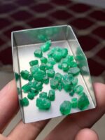 34.17 Carat Swat Emerald Rough Lot – Dimensions 6.53 × 7.00 × 5.68 mm - Image 8