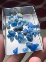 35.55ct A Slender and Vibrant Afghanite Rough Lot - Image 2