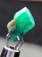 The 2.16-Carat Wonder: Swat Emerald Crystal with Striking Dimensions - Image 2