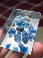 35.55ct A Slender and Vibrant Afghanite Rough Lot - Image 12