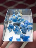 35.55ct A Slender and Vibrant Afghanite Rough Lot - Image 10