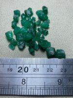 Natural Elegance: 41.30 Carat Swat Emerald Rough Lot - Image 12