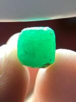 Untouched Majesty: A 5.34ct Emerald Crystal from Swat Valley - Image 3