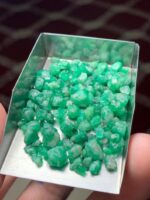 Balanced Beauty: 59.30 ct Emerald Rough Lot from Swat Valley - Image 2