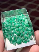 Balanced Beauty: 59.30 ct Emerald Rough Lot from Swat Valley - Image 4