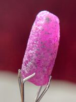 Fire in Stone: 4.335ct African Ruby Crystal with Elegant Natural Form - Image 4