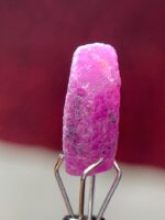Fire in Stone: 4.335ct African Ruby Crystal with Elegant Natural Form - Image 6