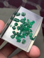 22.75ct Swat Emerald Rough Lot – Natural Elegance in Every Crystal - Image 12