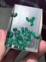 22.75ct Swat Emerald Rough Lot – Natural Elegance in Every Crystal - Image 7