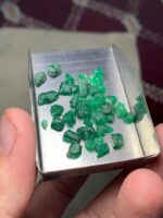 22.75ct Swat Emerald Rough Lot – Natural Elegance in Every Crystal - Image 9