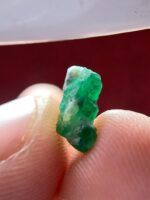 Captivating Green: A 2.45ct Emerald Crystal from Swat Valley - Image 5