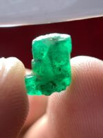 Captivating Green: A 2.45ct Emerald Crystal from Swat Valley - Image 8