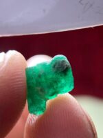 Captivating Green: A 2.45ct Emerald Crystal from Swat Valley - Image 10