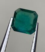0.40 ct Green Hauyne Gemstone: Square Cut Rare Stone - Image 3