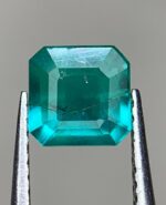 0.40 ct Green Hauyne Gemstone: Square Cut Rare Stone - Image 5