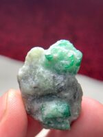 Discover the Impressive 43.30ct Emerald Specimen: 29.97 x 21.86 x 12.23mm - Image 4