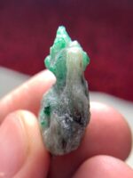 Discover the Impressive 43.30ct Emerald Specimen: 29.97 x 21.86 x 12.23mm - Image 6