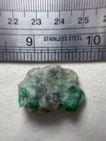 Discover the Impressive 43.30ct Emerald Specimen: 29.97 x 21.86 x 12.23mm - Image 8